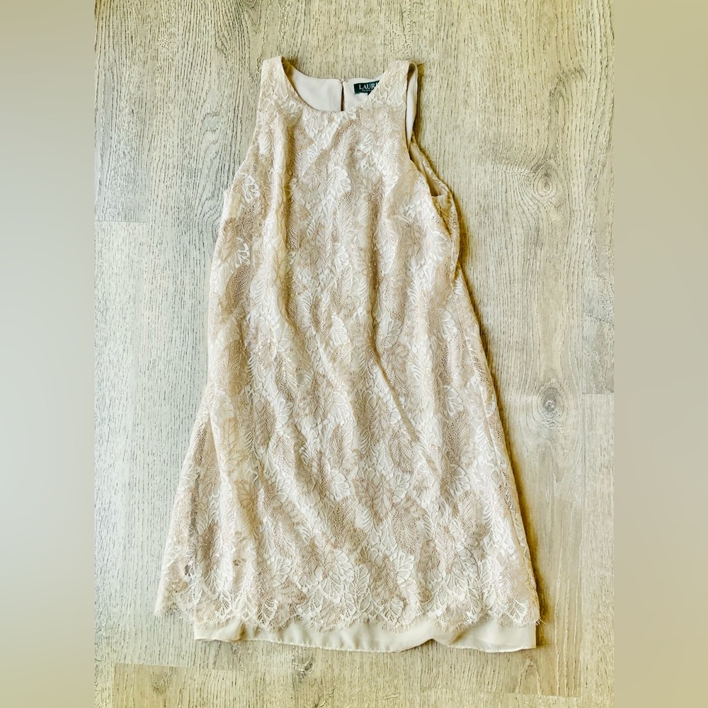 Lauren Ralph Lauren Lace Dress Size: 4